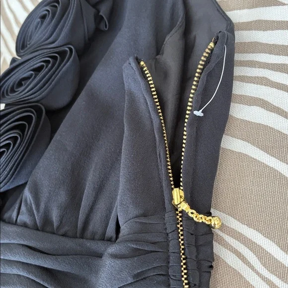 KATE SPADE black silk dressy top with side zipper - Picture 6 of 11